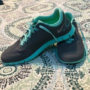 Tiffany Blue and Grey Nike Free 9.5